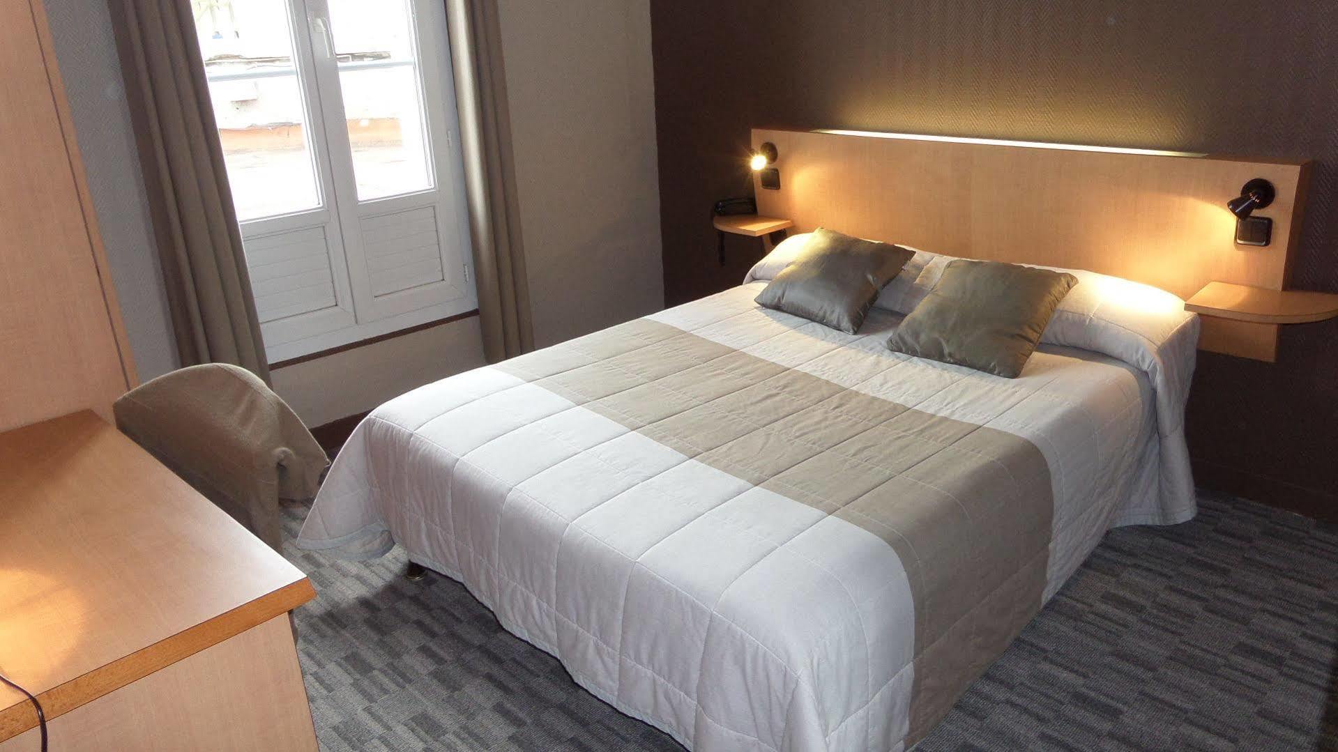 סנטה Contact Hotel De France מראה חיצוני תמונה